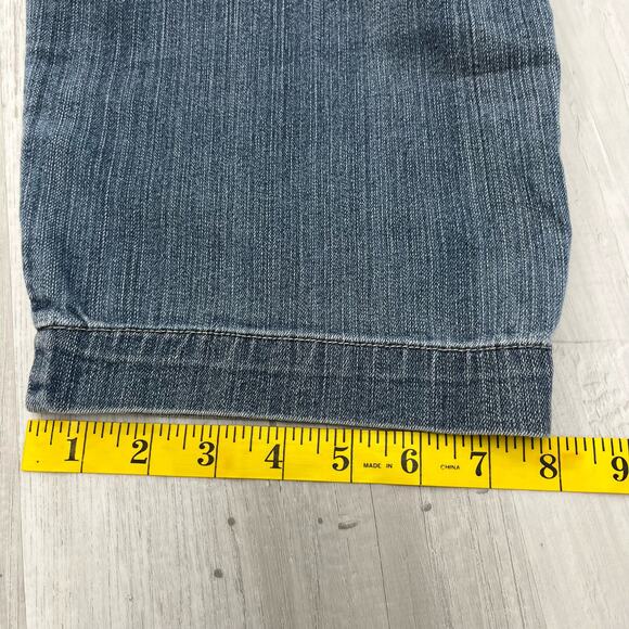 Sonoma Modern Fit Medium Wash Side Stitch Embroidery Cropped Capri Jeans 8 - Picture 10 of 10